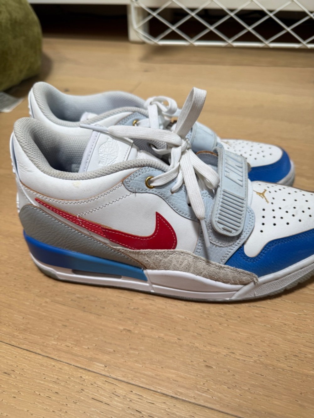 Nike Low-Top Sneakers in White, Blue & Gold - Picture 2 of 4